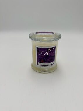 Kringle Candle Sugar Plum Poinsettia 4.5 oz Small Jar Candle Single Wick w/ Lid